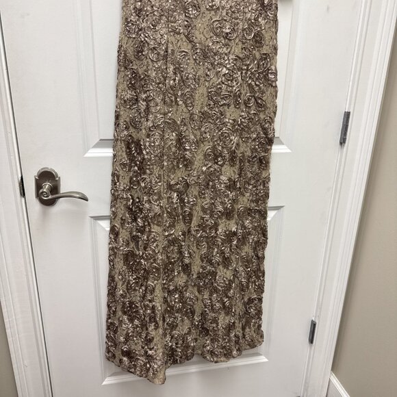 New Alex Evenings Size 12 Beige Embellished Lace Maxi Formal Gown Dress Rosette - Picture 6 of 11